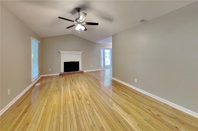 Building Photo - 274 Peach Crossing Dr