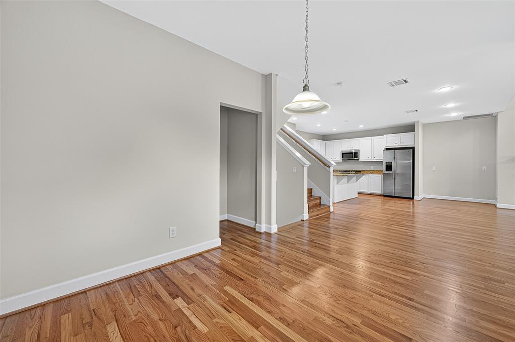 Building Photo - 11510 Main Ash