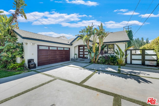 Primary Photo - 22742 Sylvan St