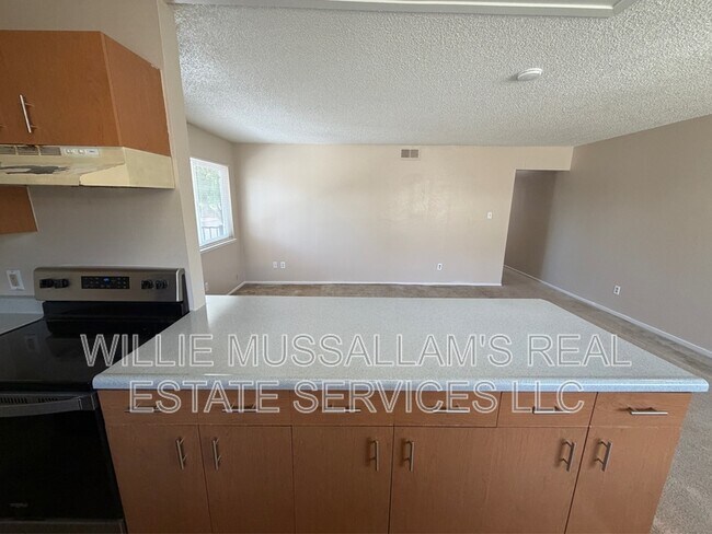 Building Photo - 2140 Palisade Ave