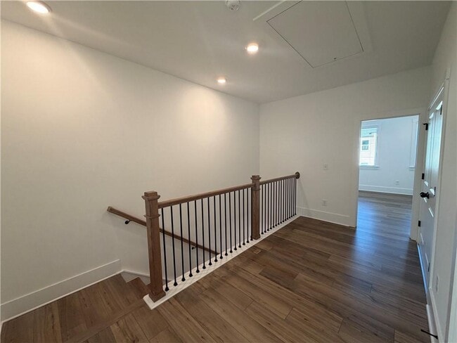 Building Photo - 1605 Aeslin Dr NW