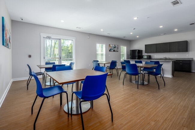 Community Room - Reserve at Mott