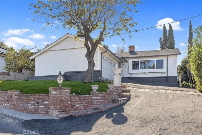 Building Photo - 22444 Venido Rd