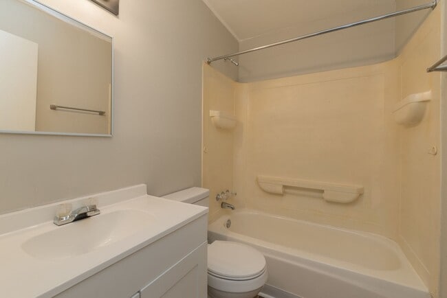 Building Photo - * Section 8 Voucher Welcomed* $1,000 - Just Updated 2 bed/1 bath house for rent Augusta!!!