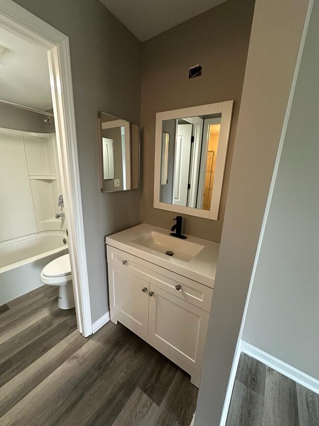 Building Photo - 17 Willow Pkwy