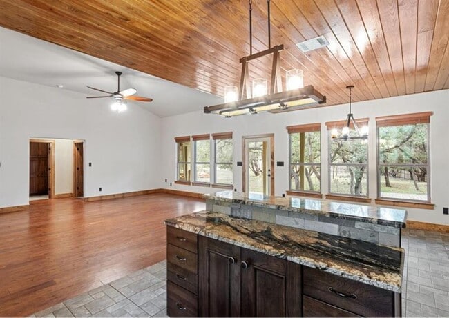 Building Photo - 20603 Ridgeview Rd