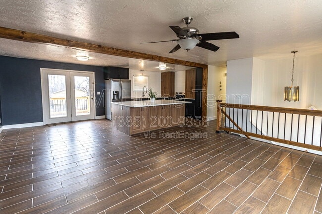 Building Photo - 1312 Roger Cir