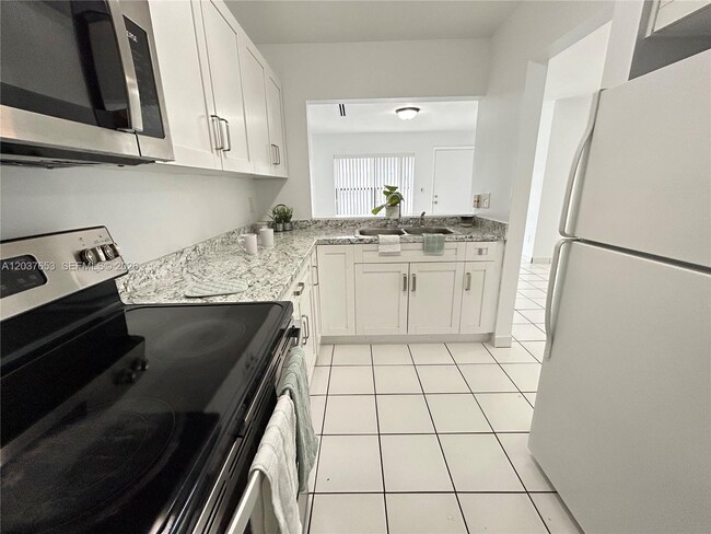 Building Photo - 15332 SW 72nd St