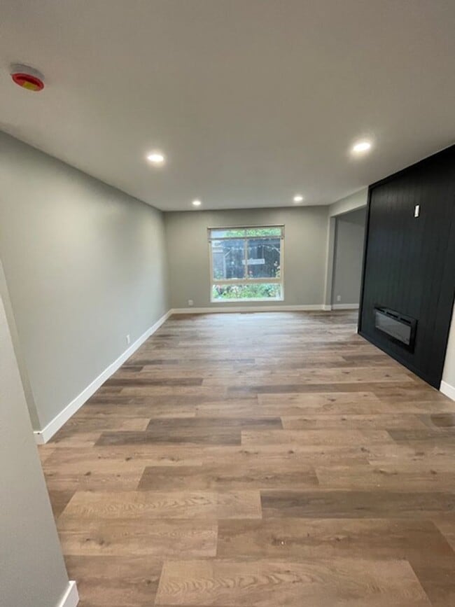 Building Photo - Coming Soon Remodeled 3 bedroom 2 bath House