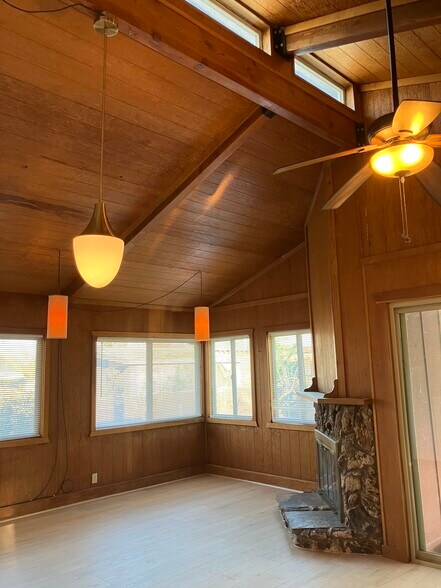 Airy living room - 2094 1/2 Arthur St