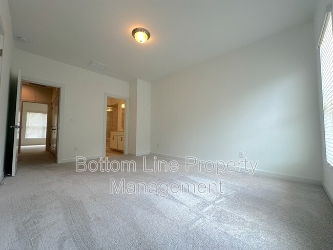 Building Photo - 2145 Noble Townes Wy