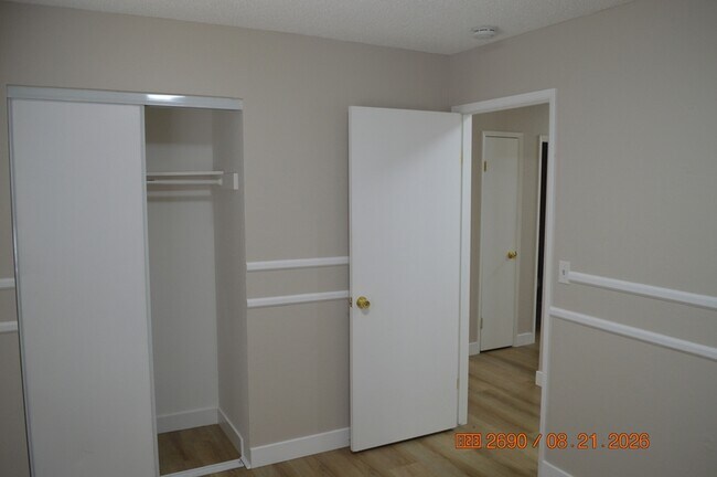 Building Photo - 632 Walnut Ave