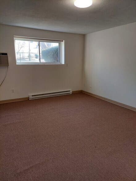 Building Photo - 25 Brooks Ave