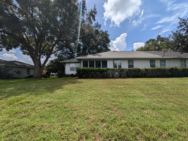 Building Photo - 2 Bedroom 2 Bath Maintenance Free Villa in...