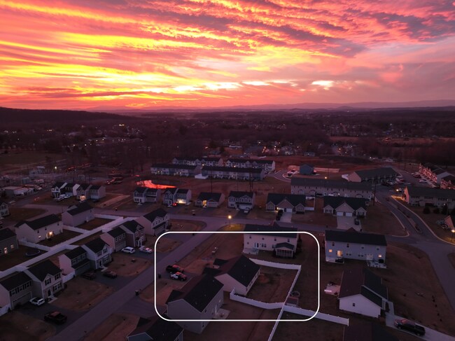 Building Photo - 1204 Flatt Ln