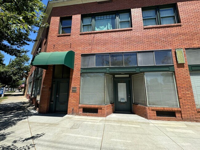 Building Photo - 3129 Broadway