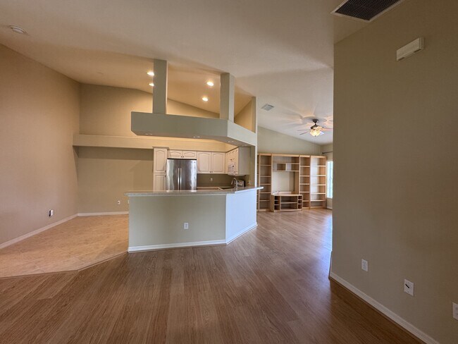 Building Photo - 200 Mirabella Cir