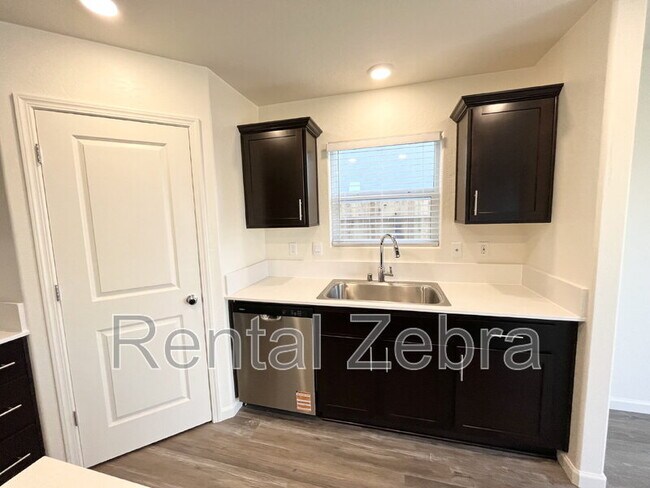 Building Photo - 4063 Cinnabar Ct