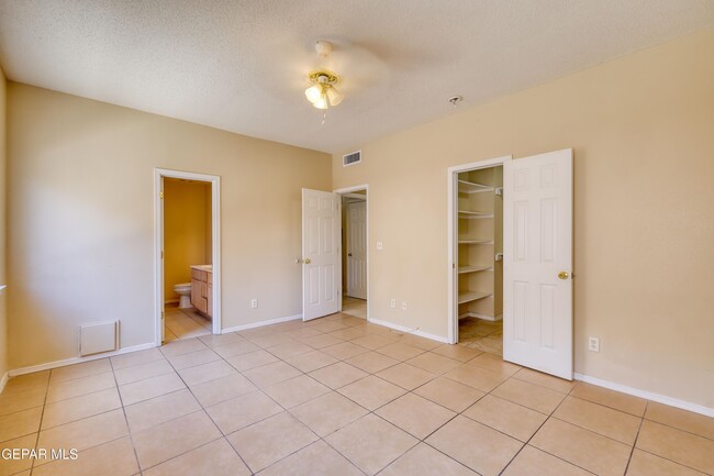 Building Photo - 3104 Tierra Paola Ln
