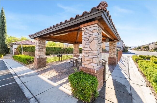 Building Photo - 9526 Vega Carpio Ave