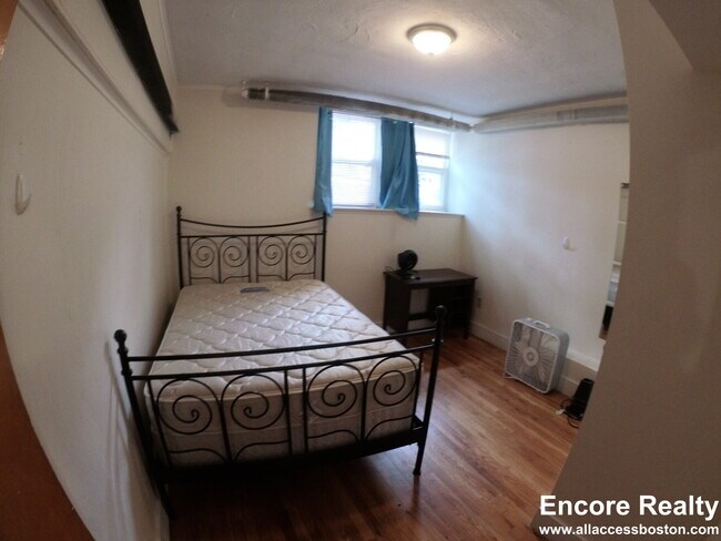 Building Photo - 241 Freeman St