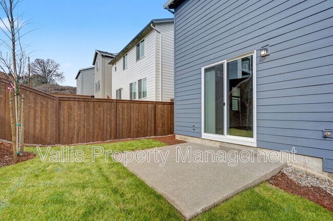 Building Photo - 2618 Mount St Helens Ave SE