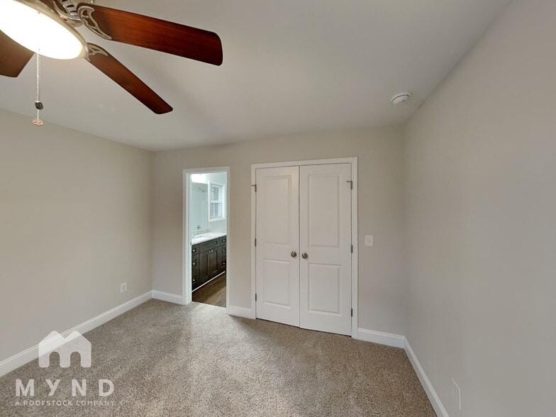 Building Photo - 561 Westside Cir