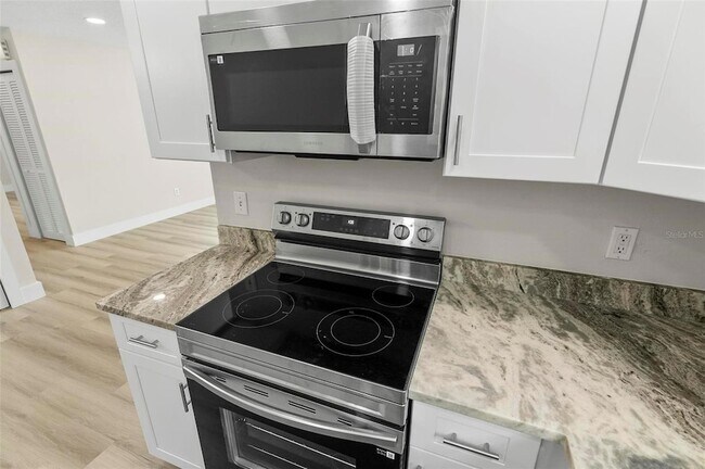 Building Photo - 123 Rae Dr