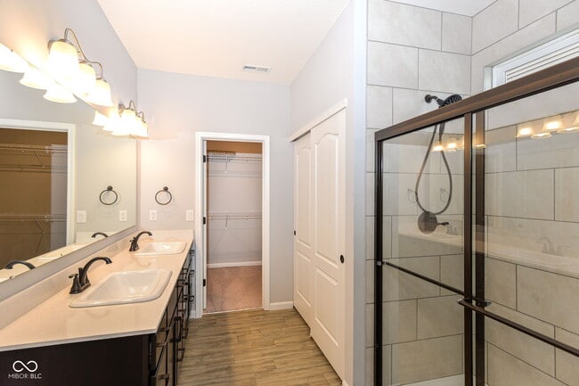 Building Photo - 9924 Mosaic Blue Wy