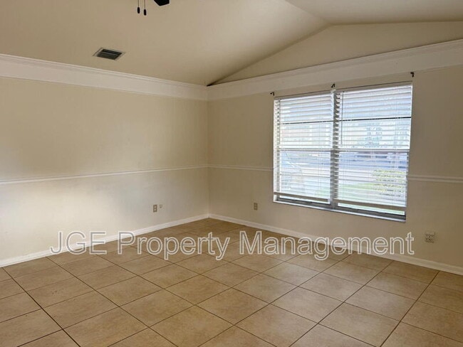 Building Photo - 4926 Vincennes Ct