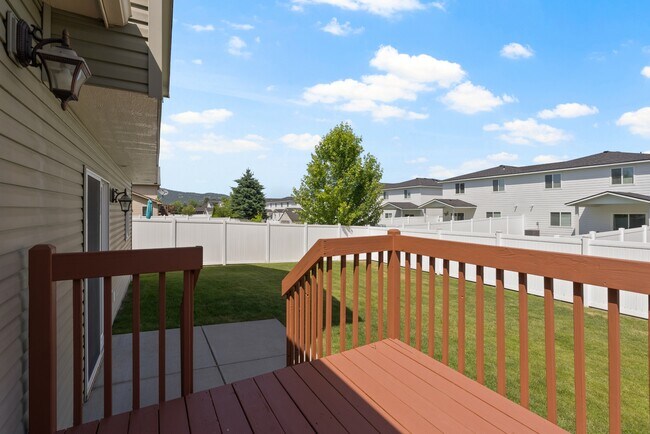 Building Photo - 1610 N Corbin Ln