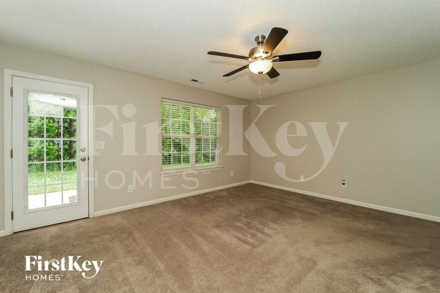 Building Photo - 217 Kinnley Ct