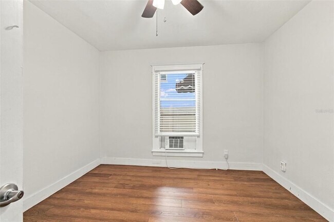 Building Photo - 524 3rd St N