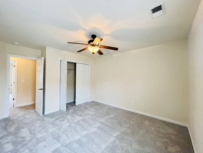 Building Photo - 4476 Farm Lake Dr