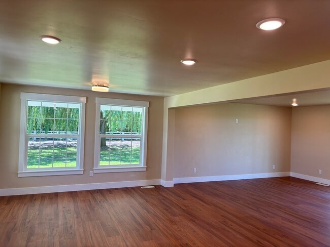 Building Photo - 5265 S 4300 W