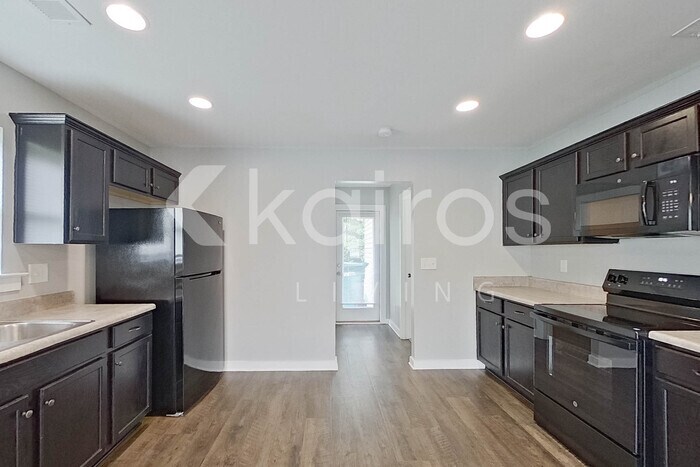 Building Photo - 855 Maple Trce