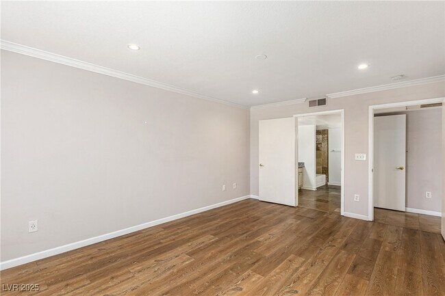 Building Photo - 8101 W Flamingo Rd
