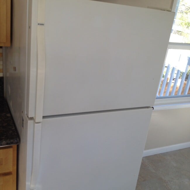 Building Photo - Beautiful 2bd/1ba Upstairs Duplex with a H...