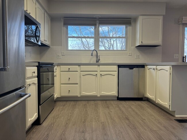 Building Photo - Move-In Ready 3-Bedroom Home in Prime La Vista Location!