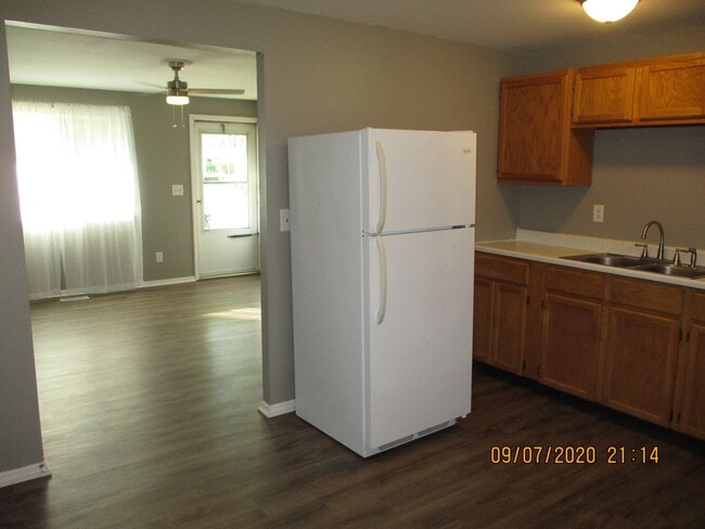 Building Photo - Huber 3 bedroom/1 bath Single-Story home