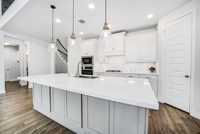 Building Photo - 15014 Little Fox Canyon Tr