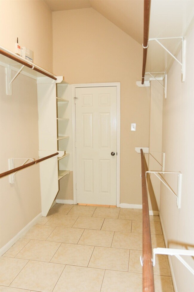 Building Photo - 18611 Peralta Hill Ln