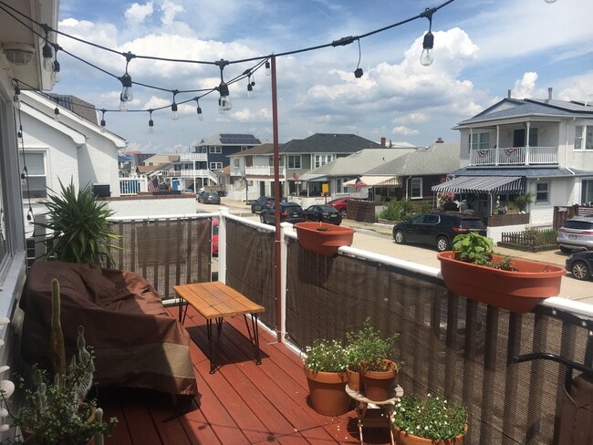 Building Photo - 61 Indiana Ave