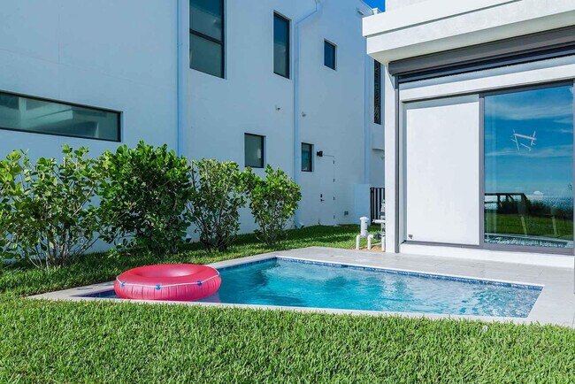 Building Photo - 3055 South Highway A1A-SI ID1074342P