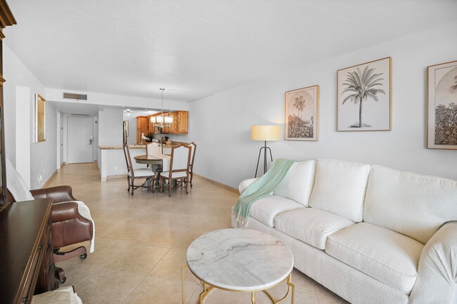 Building Photo - 13 Royal Palm Way