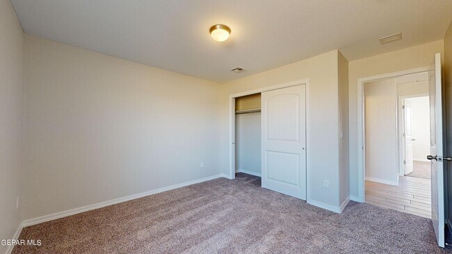 Building Photo - 500 La Entrada Cir