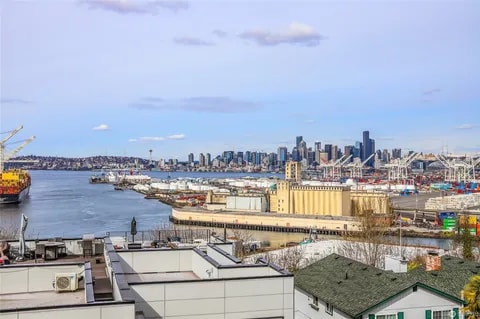 Building Photo - 2064 SW Charlestown St