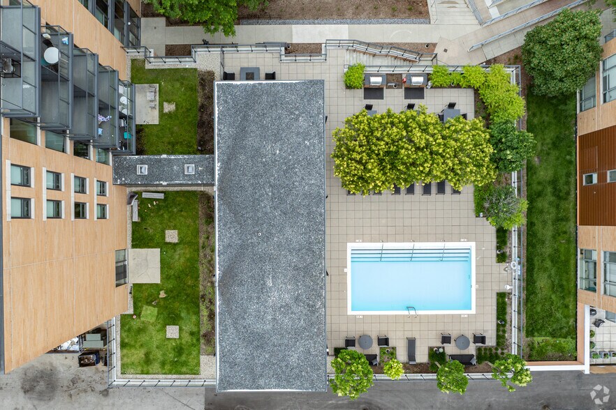 Courtyard - 1717 Evanston