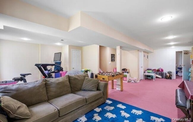 Building Photo - 5 Case Ct