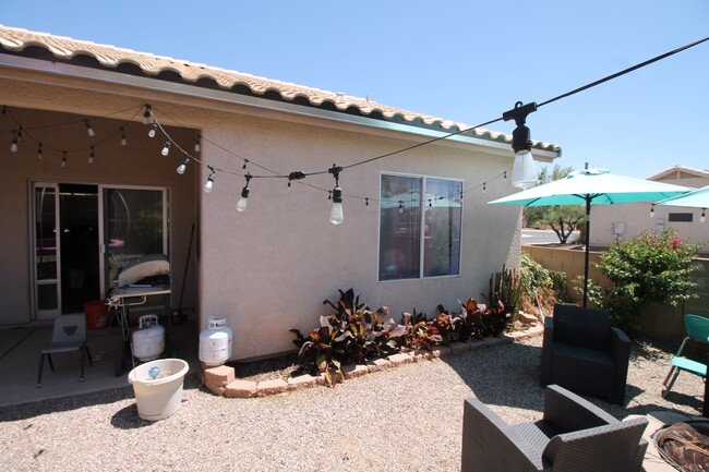 Building Photo - 7138 W Rivulet Dr